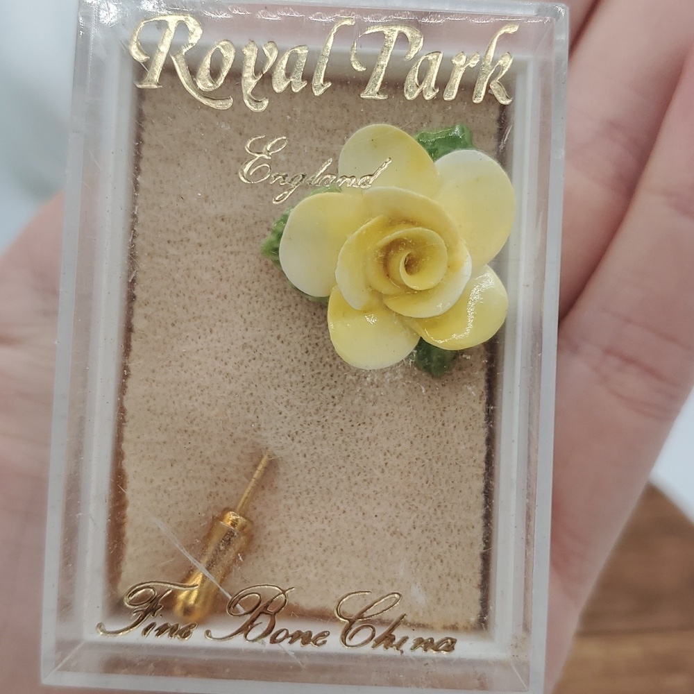 Royal Park Yellow Rose Stick Pin Vintage Fine Bone China B441 - Picture 2 of 2